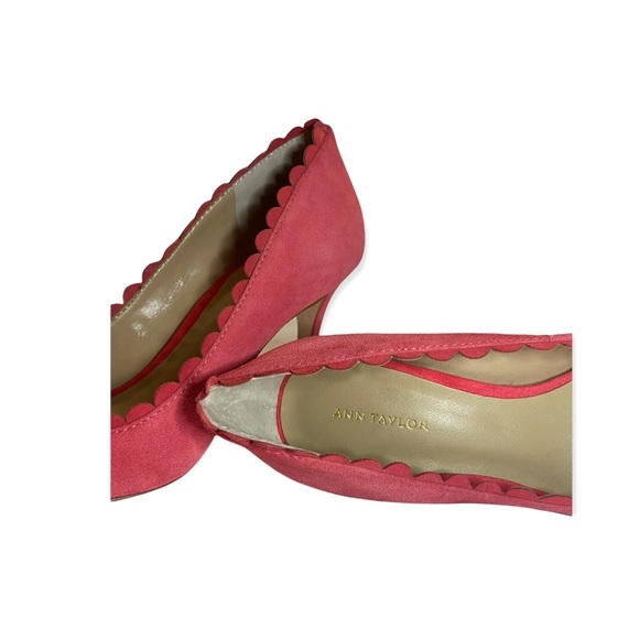 Ann Taylor Pink Scalloped Heels - Picture 3 of 4